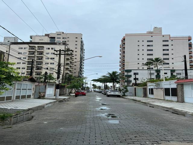 #Apto 243 - Apartamento para Venda em Praia Grande - SP - 2